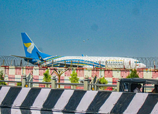 Boeing 737-700 (A40BAA)