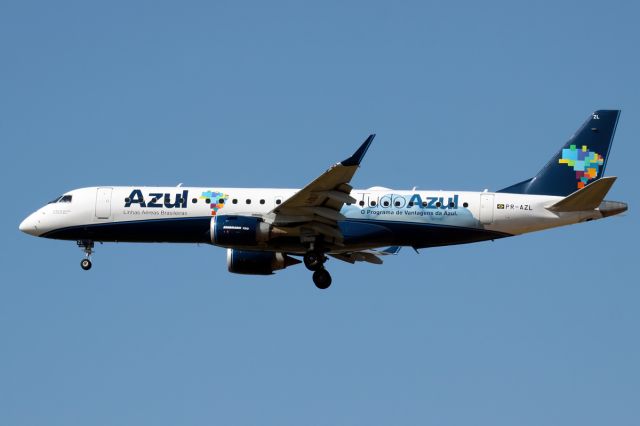 Embraer ERJ-190 (PR-AZL)