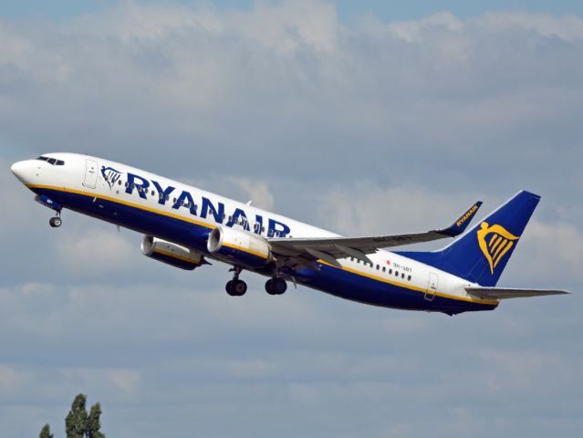 Boeing 737-800 (9H-QBY)