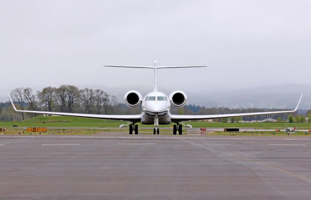 Gulfstream Aerospace Gulfstream G650 (N673HA) - Gulfstream G650 based at KHIO heading to customs. 4-21-13