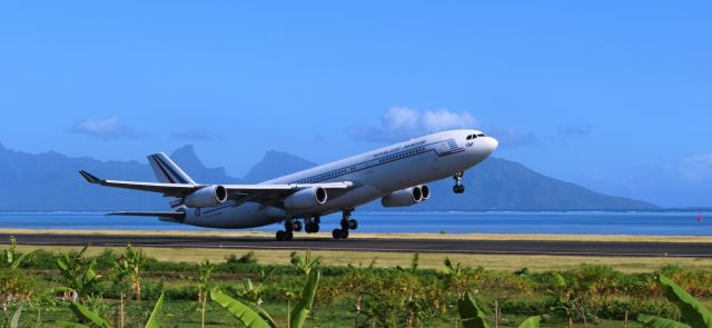 Airbus A340-200 (F-RAJA)