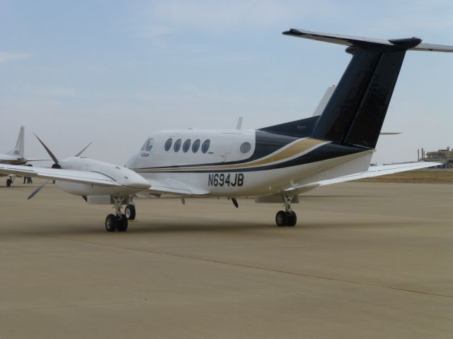 Beechcraft Super King Air 300 (N694JB)