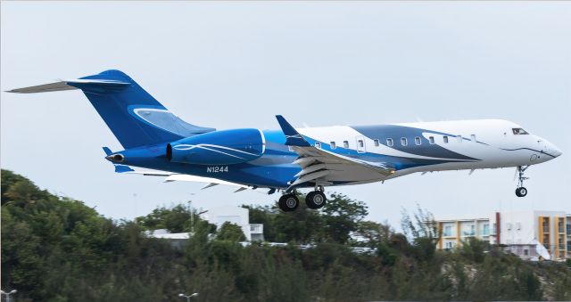 Bombardier Global Express (N1244)