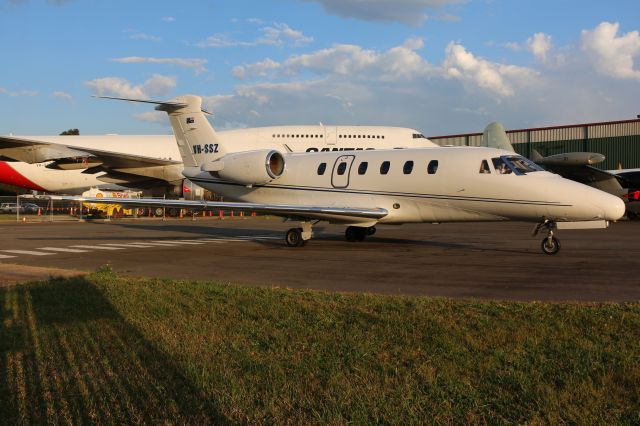 Cessna Citation III (VH-SSZ) - SSZ Preparing to depart to YSSY after arriving from YBBN.. Taken from the Albion Park AIrport Lookout with an 18-55mm