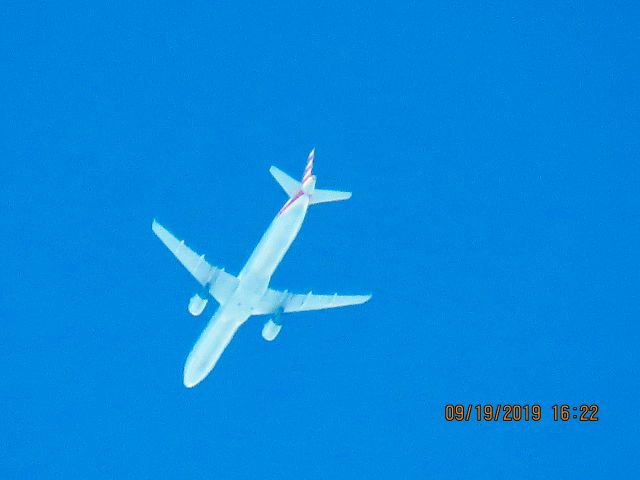 Airbus A321 (N151UW)