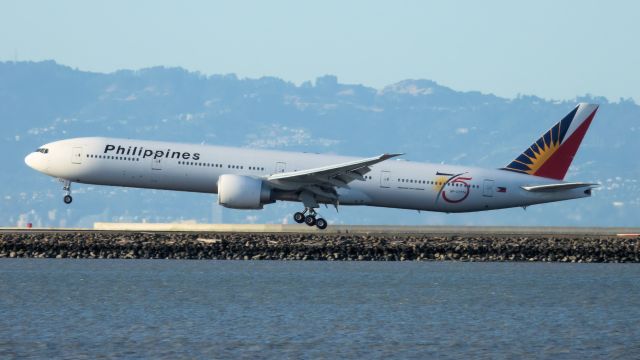 BOEING 777-300ER (RP-C7774)