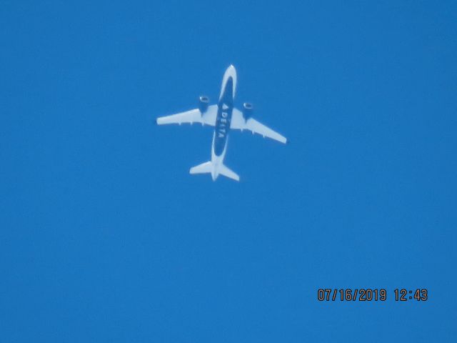 Airbus A220-100 (N114DU)