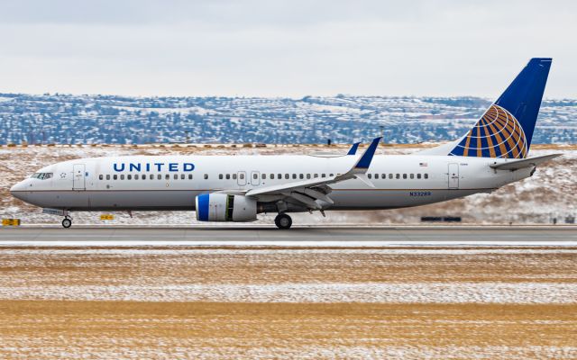 Boeing 737-800 (N33289)