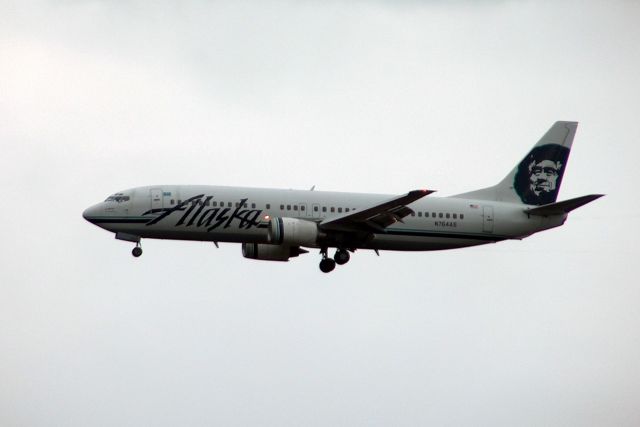 BOEING 737-400 (N760AS)