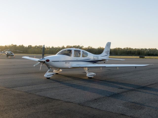 Cirrus SR-22 (N3YH) - A very nice SR22. 26 OCT 2017