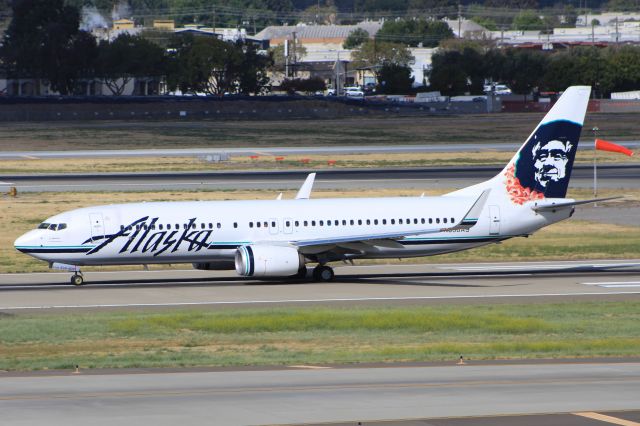 Boeing 737-800 (N538AS)