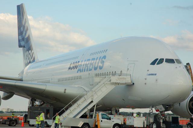 Airbus A380-800 (F-WWJB)