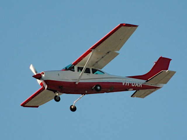 Cessna Skylane (VH-UAR)