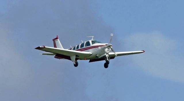 Beechcraft Bonanza (36) (N9056S)