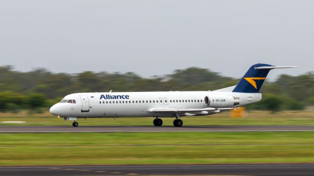 Fokker 100 (VH-UQW)