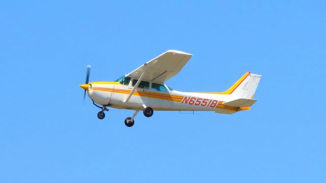 Cessna Skyhawk (N65518) - The mustard 172 takeoff from BMG