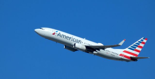 Boeing 737-800 (N898NN) - Shortly after departure is this 2012 American Airlines Boeing 737-823 in the Autumn of 2023.