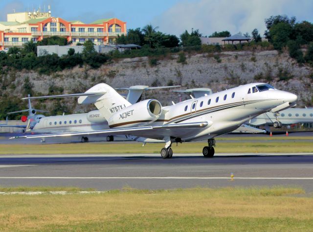 Cessna Citation X (N757XJ) - emergency landing at TNCM