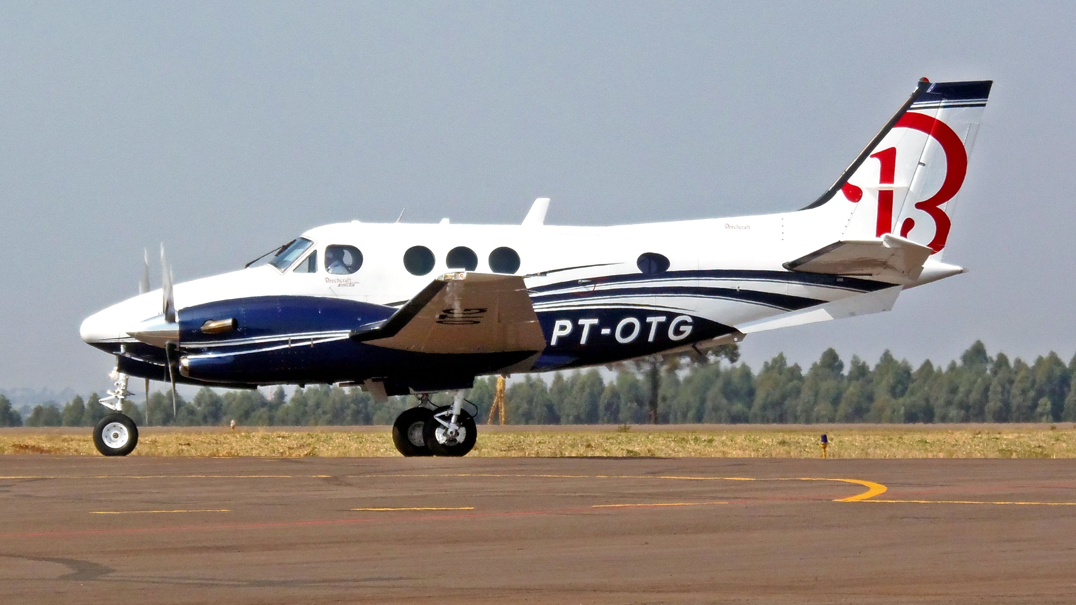 Beechcraft King Air 90 (PT-OTG)