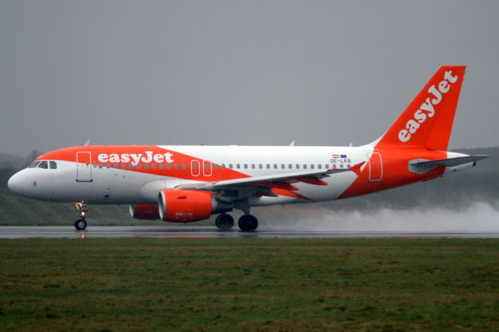 Airbus A319 (OE-LKB) - Departing rwy 26 operating easyJet flight EZY183 to BFS.