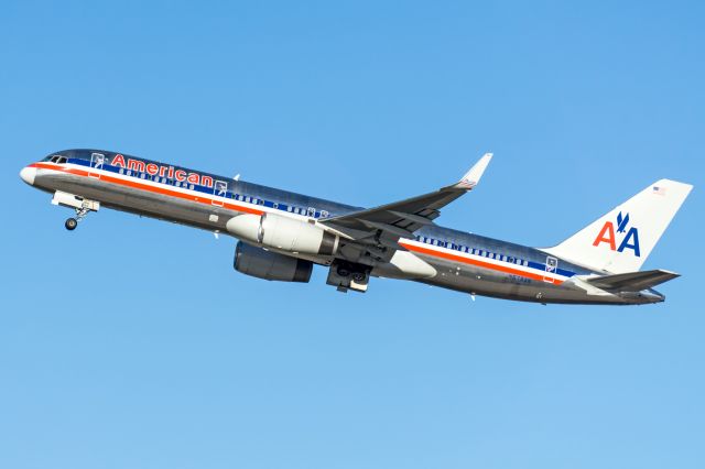 Boeing 757-200 (N678AN)
