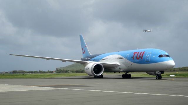 Boeing 787-8 (G-TUIB)