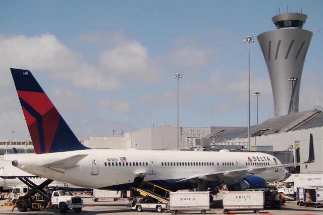Boeing 757-200 (N711ZX) - ex-TWA