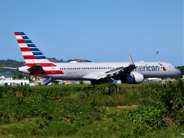 Boeing 757-200 (N190AA)