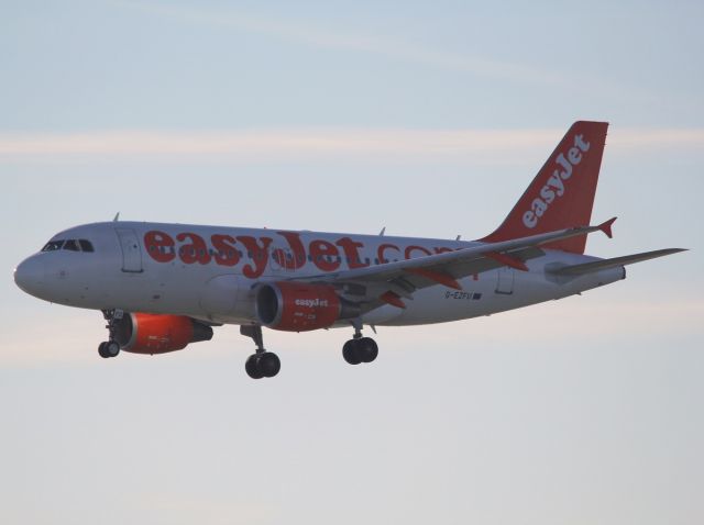 de Havilland Dash 8-400 (G-EZFU)