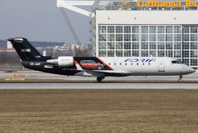 Canadair Regional Jet CRJ-200 (S5-AAF)