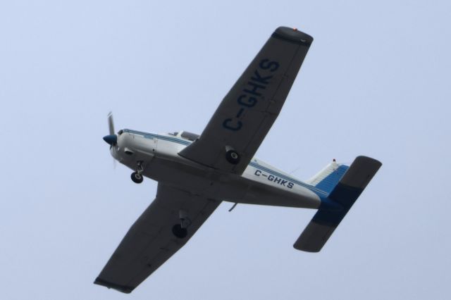 C-GHKS — - C-GHKS Piper Cherokee PA-28-151 Survolant la ville de Lavaltrie QC. 23-12-2023 à 12:54