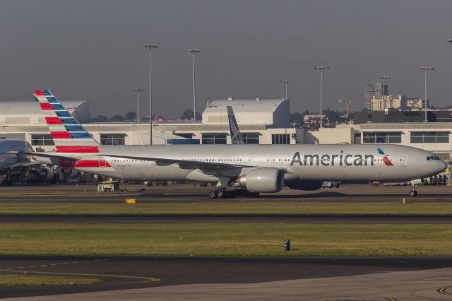 BOEING 777-300ER (N720AN)