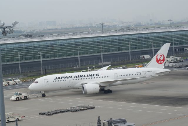 Boeing 787-8 (JA827J) - JAL B787-846 cn34837