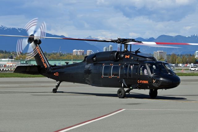 Sikorsky S-70 (C-FHWK)