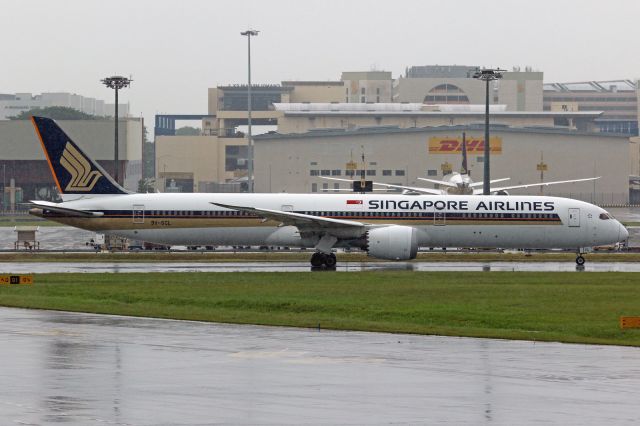 BOEING 787-10 Dreamliner (9V-SCL)