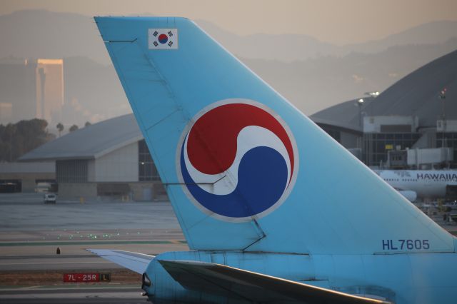 Boeing 747-400 (HL7605)