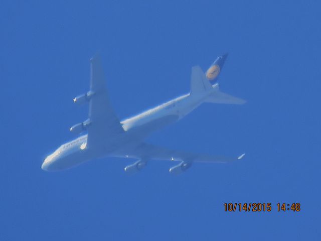 Boeing 747-400 (D-ABVL) - This is the last flight of D-ABVL. Heading into Lufthansa Tecknik at the Tulsa International Airport.