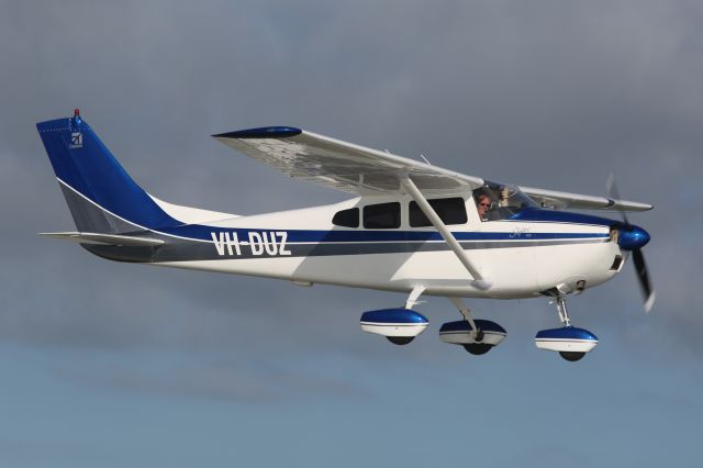 Cessna Skylane (VH-DUZ)