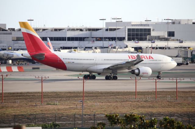 Airbus A330-200 (EC-MMG)