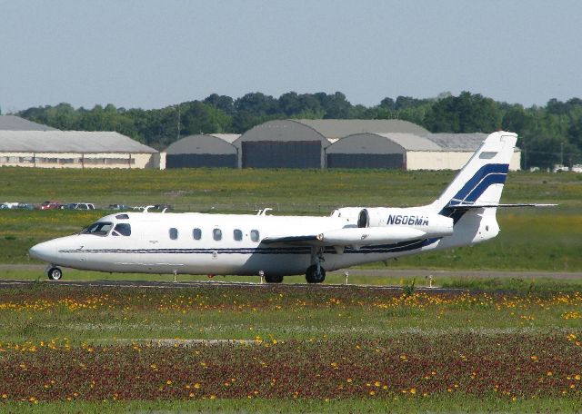 IAI 1124 Westwind (N606MA) - Turning onto runway 32 at Shreveport Regional.