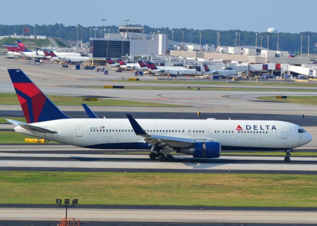 BOEING 767-300 (N1609) - 6/12/16