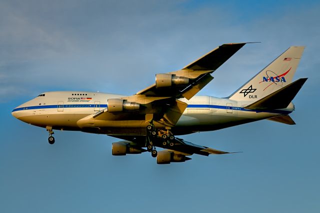 — — - NASA 747SP SOFIA