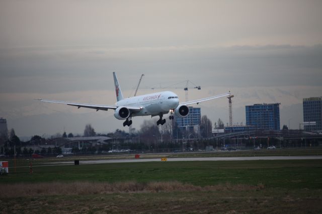 BOEING 777-300ER (C-FIVS)