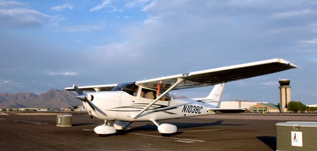 Cessna Skyhawk (N1038C) - Sawyer Aviation Flight Training Ramp - (KSDL) Scottsdale, AZ