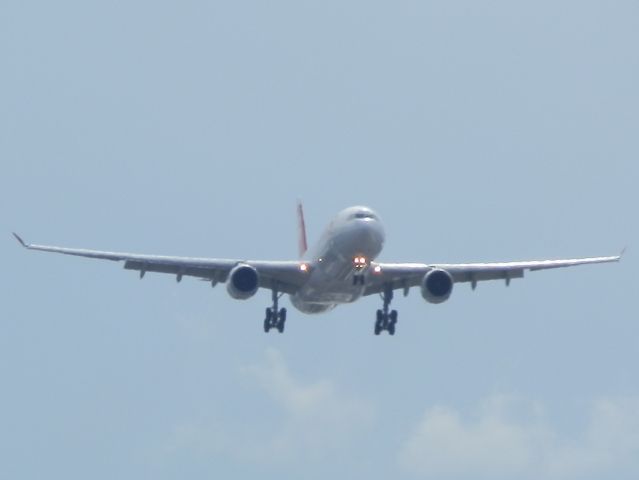 Airbus A330-300 (HB-JHA)