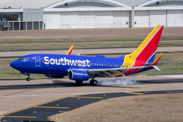 Boeing 737-700 (N7858A) - Taken March 31, 2019.