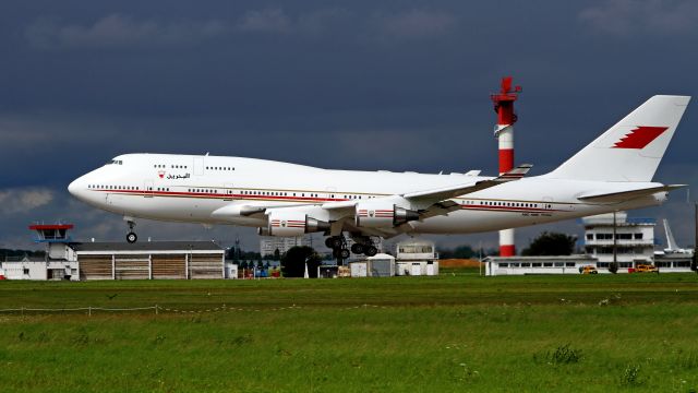 Boeing 747-400 (A9C-HMK) - Landing runway 26/08.