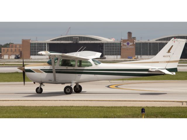 Cessna Skyhawk (N5137E) - Small airplane, big airport. Well done!