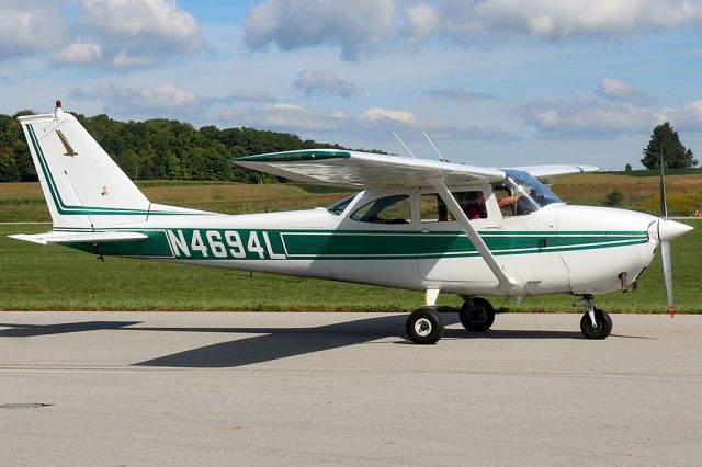 Cessna Skyhawk (N4694L)