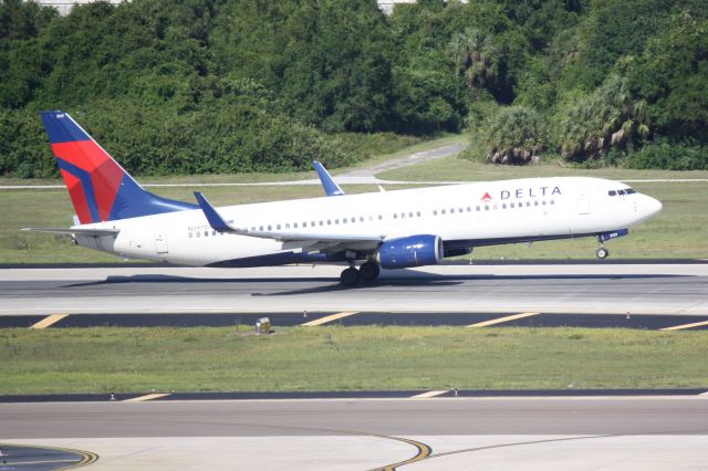 Boeing 737-800 (N397DA) - Delta Flight 2280 (N397DA) departs Runway 1L at Tampa International Airport enroute to LaGuardia Airport